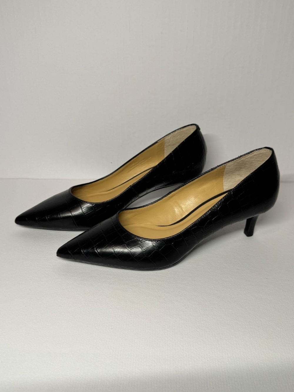 Talbots Black Croc Embossed Pointed Toe Kitten Heels Pumps S 5.5M Classic - Picture 3 of 11